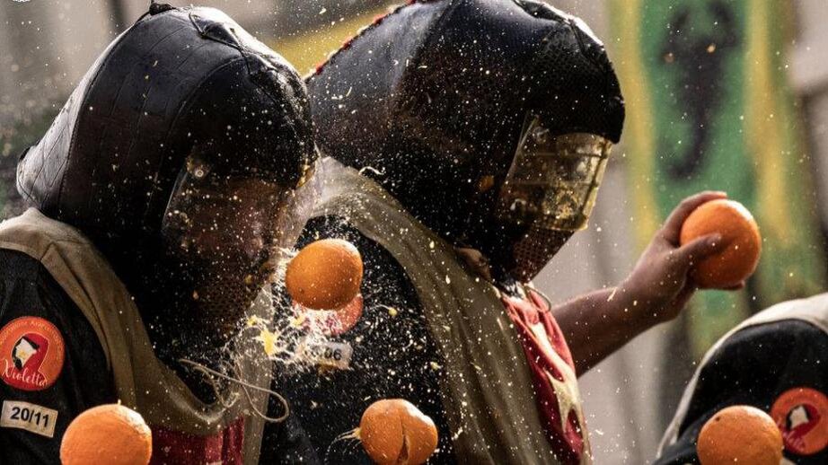 оранжевое противостояние