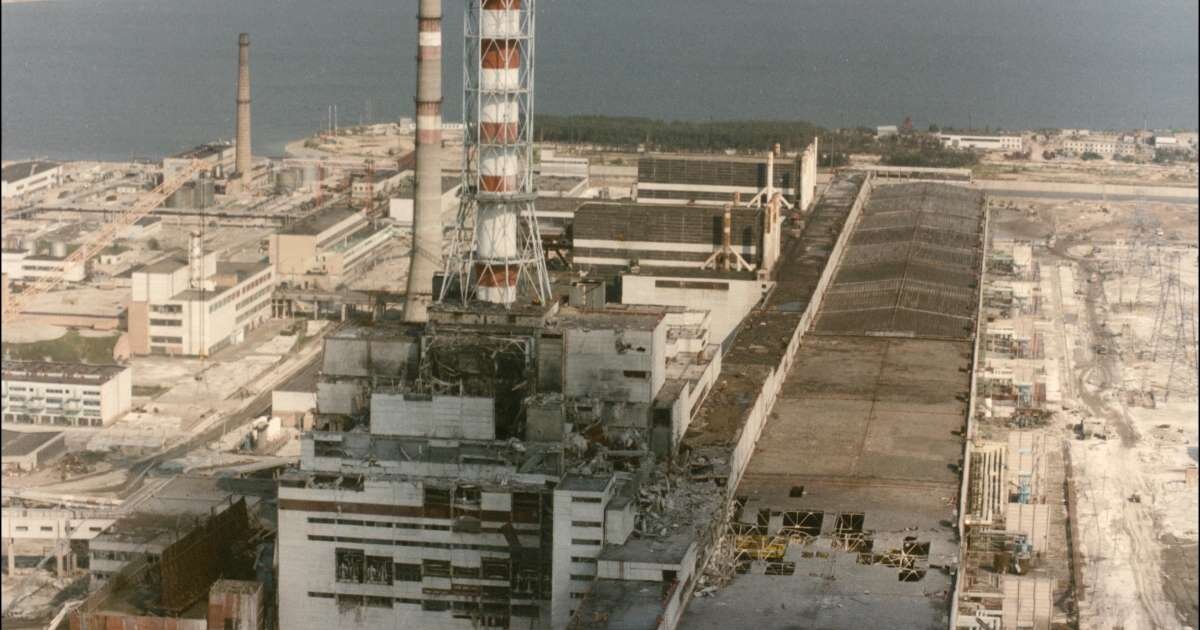 4 Энергоблок Чернобыльской АЭС 1986. Чернобыль АЭС 1985. Чернобыльская АЭС 2022. ЧАЭС реактор 1986. Разрушение аэс