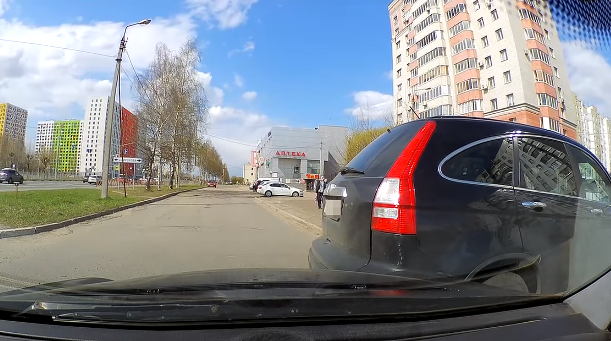 Кадр одного из таких ДТП.