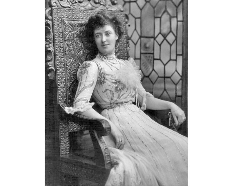 Дама Маргарет Гревилл