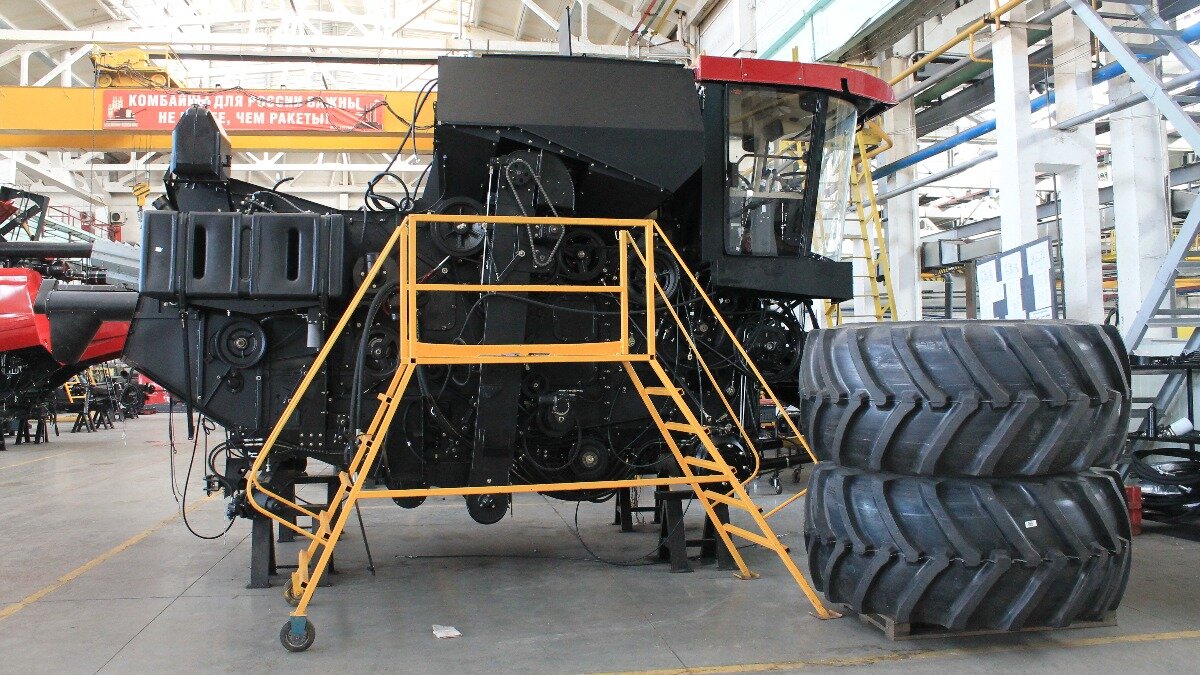 Производство зерноуборочного комбайна на базе АО «Брянсксельмаш». Фото: glavpahar.ru