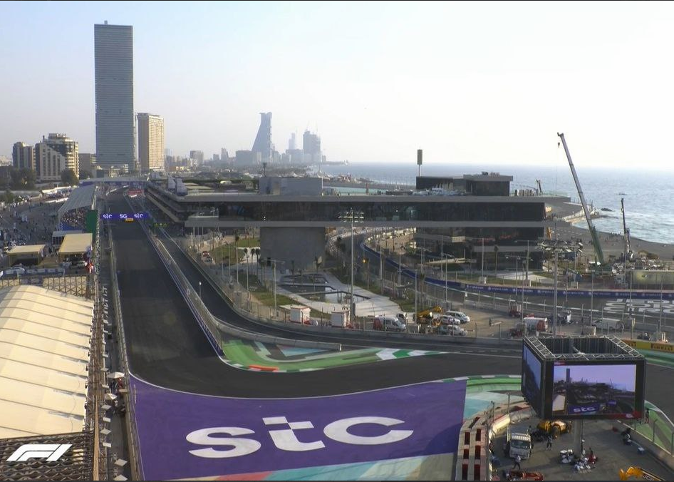       Гран При Формулы 1 впервые пройдет в Саудовской Аравии на трассе Джидда(Jeddah) 
Чего же ждать от новой трассы, давай те разбираться
