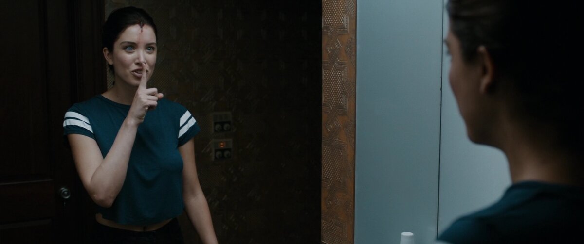 А мы никому не скажем, что в одно лиТСо уговорили целую бутылку ликера. Источник: m.imdb.com