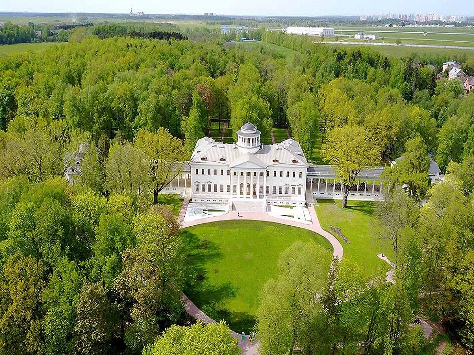Музей-усадьба "Остафьево" обзорный вид.