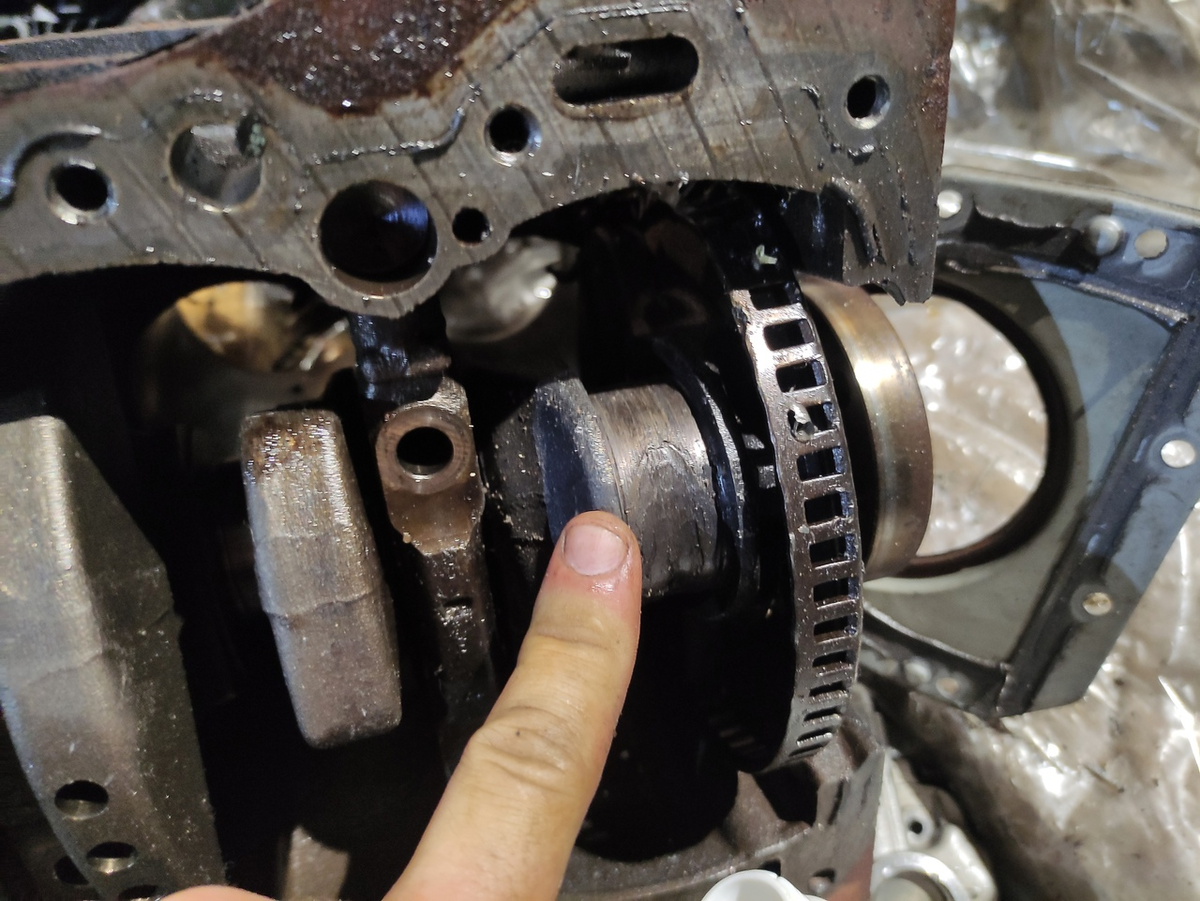 Коленвал, проработавший без подачи масла продолжительный срок