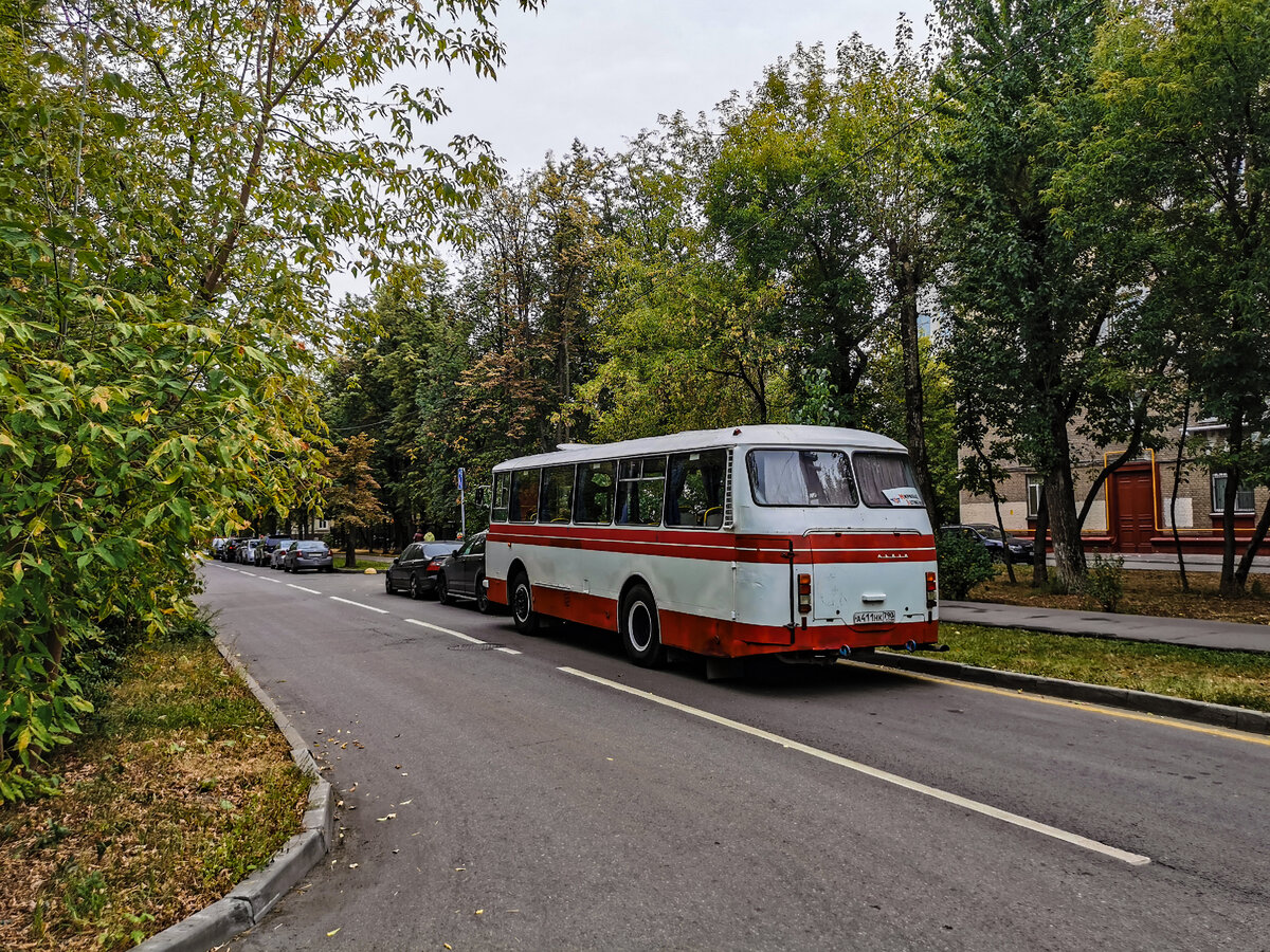 Автобус ЛАЗ-695Т на улице Маршала Мерецкова.