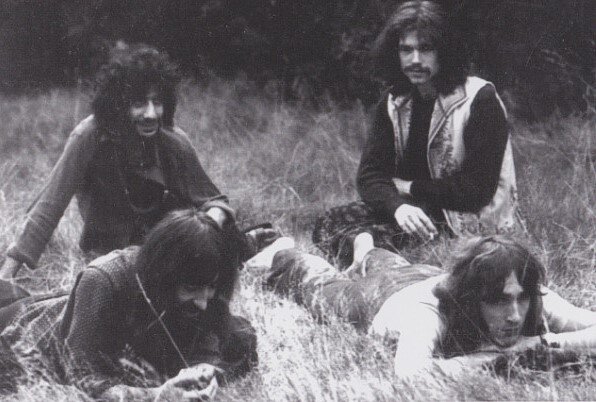 HIGH TIDE (band photo)