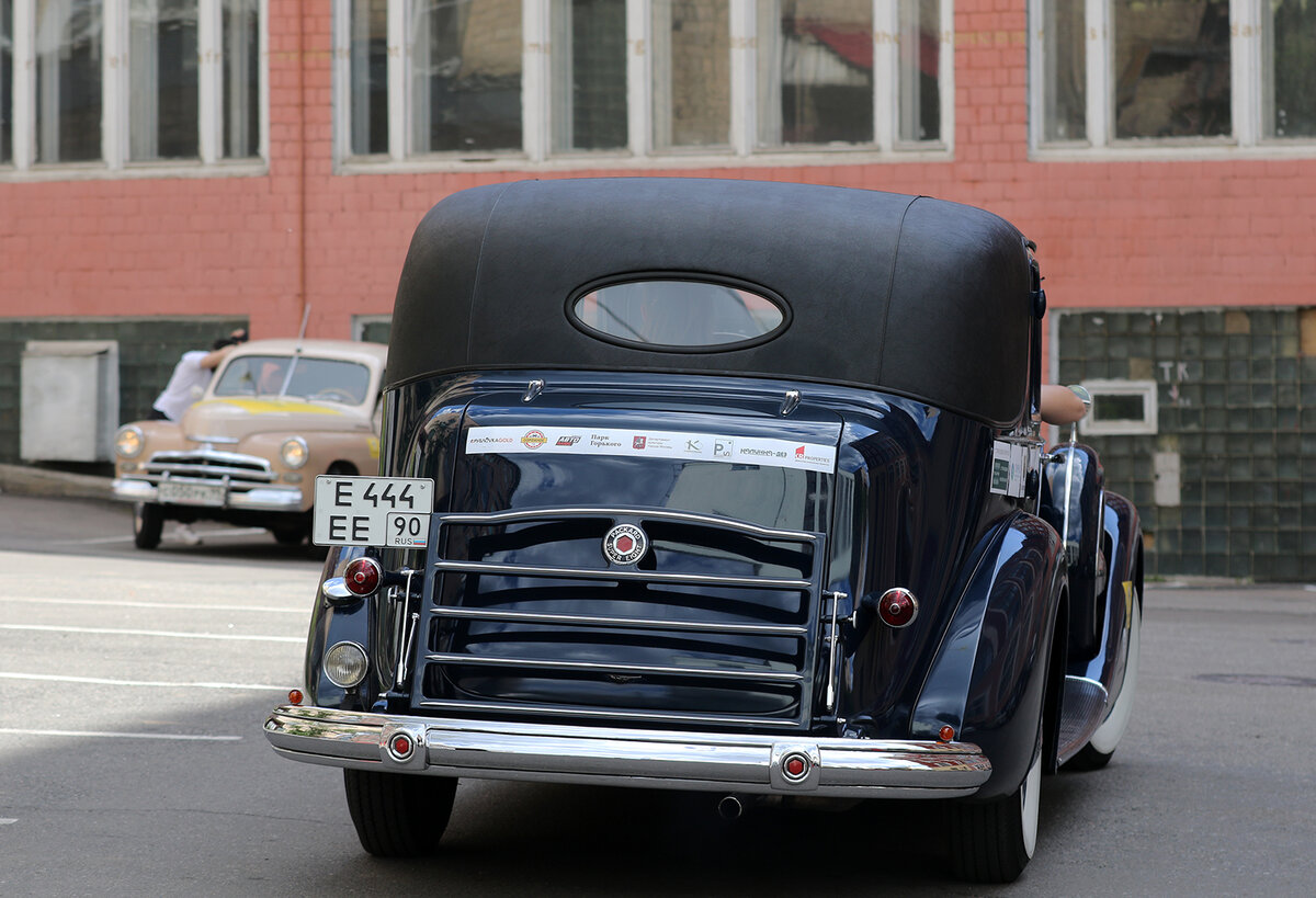 Packard Super Eight 1937 года выпуска