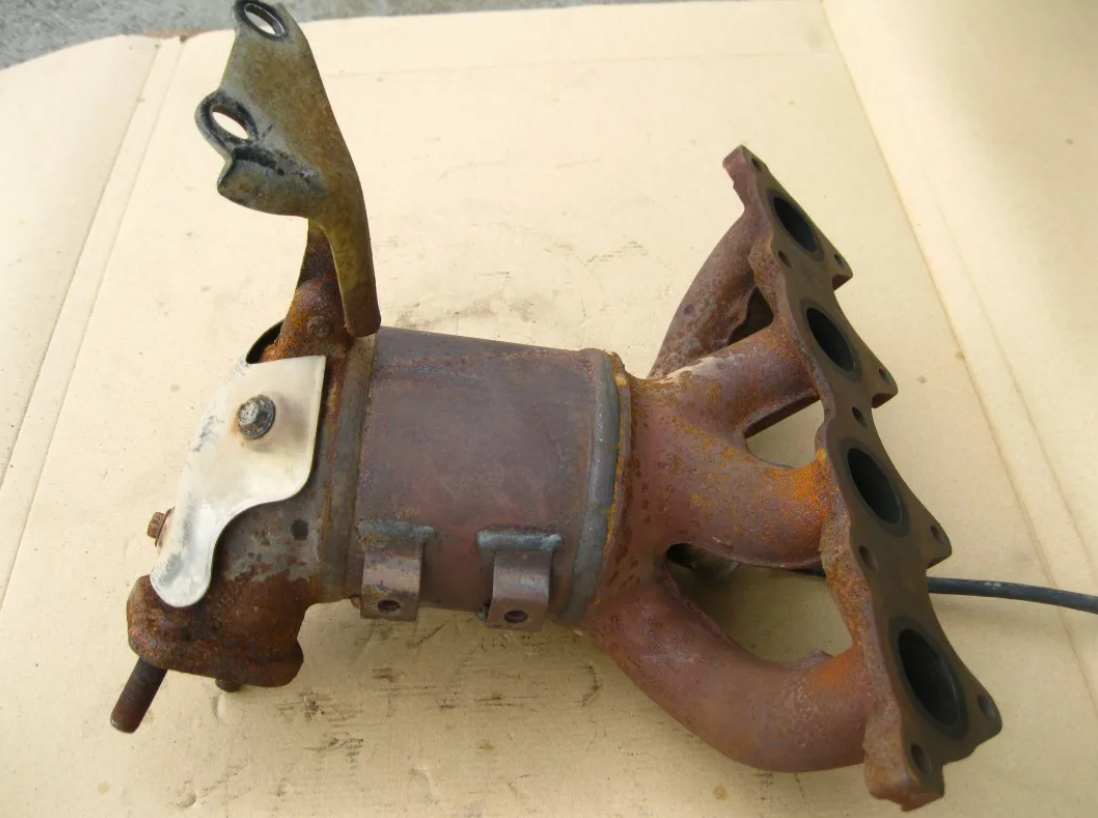 Удалил катализатор - мотор начал расходовать масло. Простыми словами ...