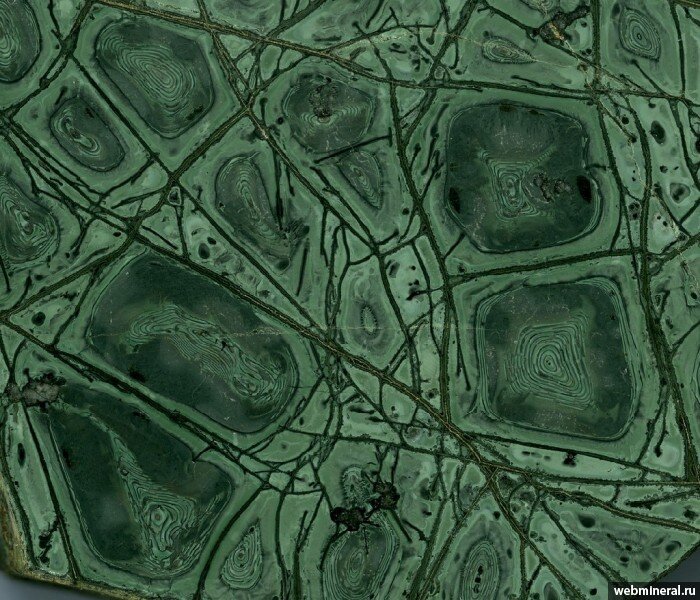 Тингуаит в разрезе. Фото с webmineral.ru