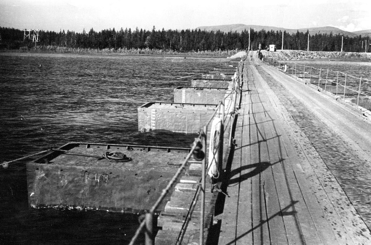 Норилка, понтонный мост