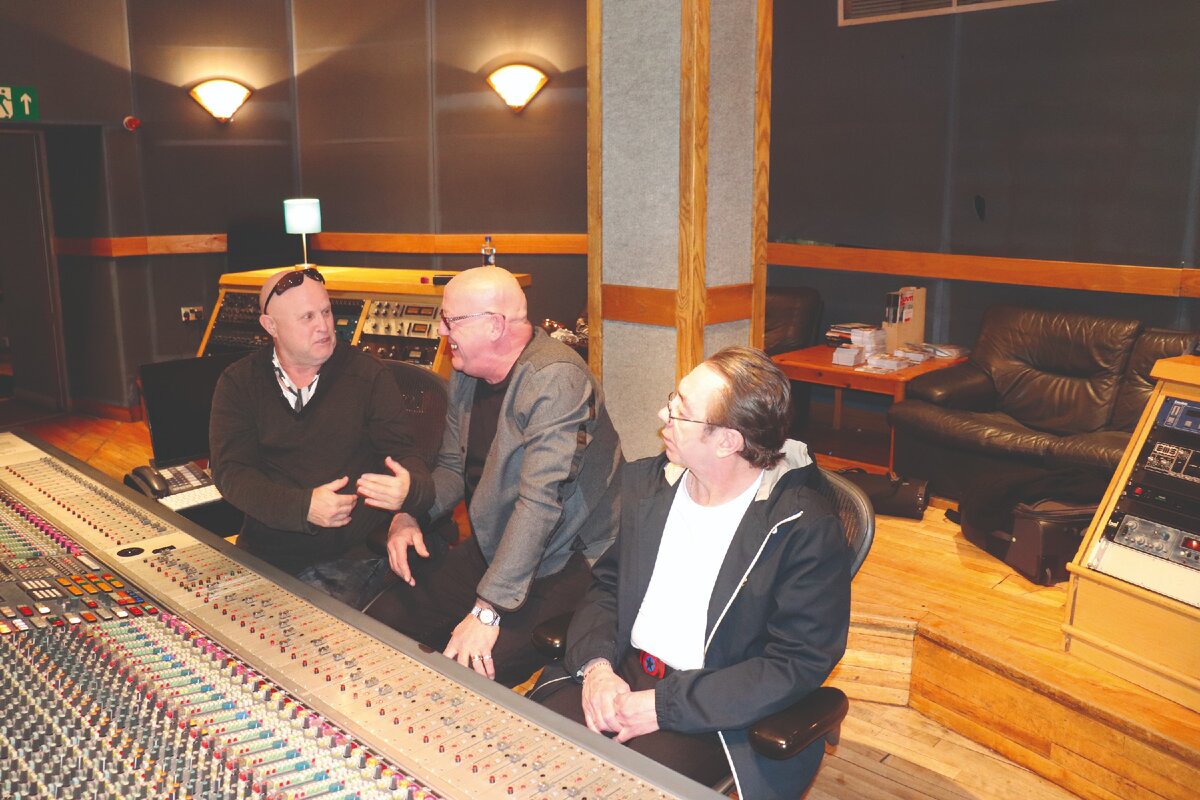 A Flock Of Seagulls в студии спустя тридцать лет