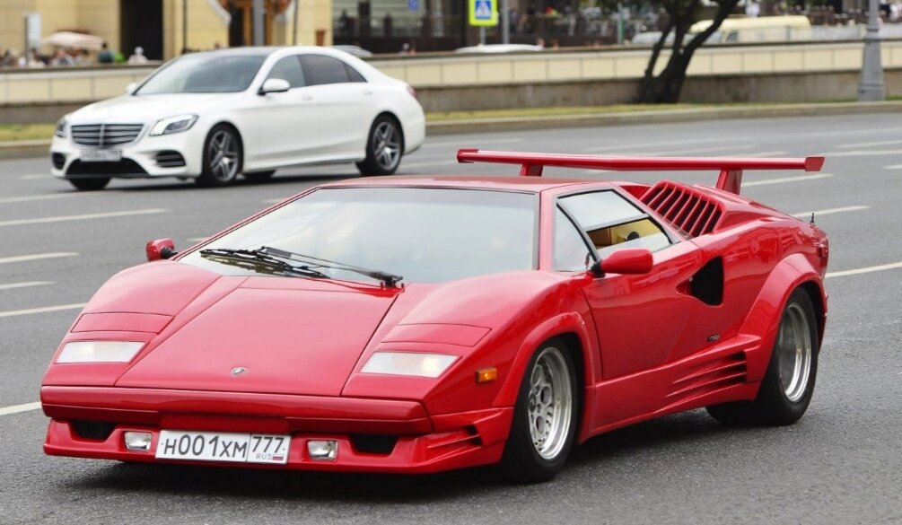 Lamborghini Countach Р¶РµР»С‚С‹Р№