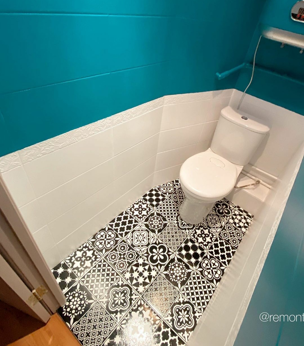 I like this stunning thing #greentiledbathroom Tile floor diy, Painting ceramic 