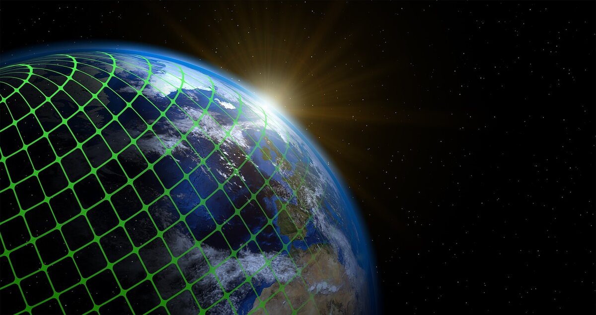  Меню


Гипотеза о Матрице теперь все явно
Категории: в конце я выложу интересные фильмы про то что наш мир матрица
Статьи
Человечество с древних времен стремится проникнуть в тайны мира и загадки Вселенной. Мысль о том, что мы живем в искусственной реальности, уже давно возникает у различных философов.

Еще несколько тысяч лет назад Платон в «мифе о пещере» предположил: то, что мы видим, может быть вовсе не реальным. Французский мыслитель Рене Декарт теоретизировал, что ничто, что мы чувствуем, не верно, кроме нашего сознания (в результате появилась фраза «я мыслю, значит, я существую»), а также выдвинул гипотезу, согласно которой «какой-то злокозненный гений, весьма могущественный и склонный к обману», мог заставить нас думать, что существует физический мир, в то время как на самом деле небо, воздух, земля, свет, очертания и звуки — это «ловушки, расставленные подлецом».

Согласно Иммануилу Канту, хотя некая «вещь в себе», лежащая в основе воспринимаемых нами образов, может существовать, познать ее нам не дано. Американский философ Хилари Патнэм предложил аллегорию «мозгов в контейнере». В 2003 году шведский трансгуманист Ник Бостром, вдохновившись всемирно известной трилогией «Матрица», написал статью «Живем ли мы в компьютерной симуляции?», которая вызвала в научных и не только кругах значительный резонанс.

 Впрочем, до 2010 года гипотеза о Матрице, как и любая другая гипотеза о происхождении мироздания, не воспринималась научным сообществом всерьез. Ученые мужи пытались понять, что представляет собой наш мир, и объяснить его законы. Сущности бытия они отводили, как ни парадоксально, второстепенную роль.

Но примерно шесть лет назад мнение образованного человечества кардинально изменилось. Появившиеся соображения относительно устройства Вселенной поставили экзистенциальные вопросы и перед наукой. С тех пор сомнения в существовании реальности больше не воспринимаются как своего рода невинный юмор и болтология.

Но почему столь, казалось бы, фантастическая гипотеза заполучила за короткий промежуток времени множество приверженцев, в числе которых значится, к примеру, небезызвестный Илон Маск? Какими убедительными аргументами вдруг завладели сторонники Матрицы? В конце концов, должны ли мы беспокоиться по этому поводу?

Что ж, обо всем по порядку, и начнем мы — с разбора аргументов.

Физика вычислима
Испокон веков сомнения в реальности Вселенной вызывало у мыслителей прежде всего то, насколько легко взаимодействие вещей укладывается в разного рода уравнения.

Все мы еще со школьной скамьи знаем, что Вселенная отнюдь не хаотична. Она «работает» в соответствии со строгим набором константных правил, которым по мере открытия мы даем имена: например, термодинамика, гравитация, магнетизм и относительность.

Но что удивительно, при этом мы напрочь лишены возможности переписывать «правила игры» под себя. «Законы природы» всегда остаются неизменными: если бы не было Эйнштейна, или если бы его труды не дожили до наших дней, наверняка какой-то другой ученый вывел бы знаменитое уравнение E=MC2, ведь его смысл не менялся с течением времени и не изменится, несмотря ни на новые открытия, ни на технический прогресс.



В сущности, нам «дозволено» только вычислять уже существующие «принципы работы» реальности, чтобы впоследствии, изменяя входные данные, получать нужный результат.

А что именно основывается на строгом наборе правил и всегда дает нужный результат при вводе определенных входных данных? Правильно, самый обычный компьютерный алгоритм! Как полагали и продолжают полагать отдельные философы, причина, по которой физические законы строги и точны, вероятнее всего заключается в том, что они были запрограммированы.

Следовательно, когда ученые делают открытие какого-либо закона, человечеству просто становится известен еще один кусочек математического кода, на котором основана наша реальность.

Вселенная идеальна для зарождения жизни
Этот аргумент во многом созвучен с предыдущим. Сторонники Матрицы отмечают, что многие природные константы подозрительно идеально подходят для человеческого существования.

Если бы физические законы были чуточку другими, Вселенная просто не смогла бы возникнуть (по крайней мере, в нынешнем ее виде). Будь атомарные связи немножко слабее, материя попросту бы распалась. Стань гравитация на капельку сильнее — и звезды начнут коллапсировать за считанные секунды.

Да что космос, само существование жизни как таковой в высшей степени удивительно! Для ее зарождения необходимо, чтобы все было «тютелька в тютельку»: так, наша планета находится на «оптимальном» расстоянии от Солнца, гравитация сильна в меру, а образовавшаяся атмосфера состоит ровно из тех газов, которые нужны нам для дыхания. Если бы Млечный Путь сформировался чуточку иначе, жизнь на Земле, возможно, никогда бы не зародилась.

Тем не менее, для нас все сложилось удивительно благоприятным образом. Вселенная, если можно так выразиться, не слишком теплая и не слишком холодная. Она просто… правильная?

Отталкиваясь от такого рода рассуждений, люди в конце концов задались вопросом: «Почему? Почему земные условия так отлично нам подходят?».

Объяснений этому было придумано великое множество, одно фантастичней другого: от теории мультивселенной и до божественного замысла. Но одна из догадок гласит: Вселенная просто поддельная — это симуляция, запущенная другим существом. В некой лаборатории поистине вселенских масштабов каждый подходящий фактор был намеренно установлен в фиксированное состояние, дабы в искусственной Вселенной могла зародиться жизнь. А затем «бог-программист» запустил имитацию.



В философии эта позиция именуется по-разному: антропный принцип, «теория песочницы», «гипотеза зоопарка». Но суть от названия не меняется: весь наш мир — это просто модель, а мы — герои очень большой игры The Sims.

Впрочем, и этот, и предыдущий аргументы носят исключительно абстрактный характер, будучи производными фразы «Совпадение? Не думаю». Может быть, в распоряжении сторонников гипотезы симуляции имеются и куда более веские доказательства?

Вселенная, вероятно, разбита на сегменты
Возможно, для вас это будет сюрпризом, но человечество уже умеет полноценно симулировать реальность. Правда, из-за высокой степени сложности сегодня ученые в состоянии достоверно смоделировать лишь сильное ядерное взаимодействие — квантовую хромодинамику, — в масштабе фемтометров (миллионных долей нанометра). Этого недостаточно для понимания даже самых маленьких микроорганизмов, не говоря уже о планетах, звездах и галактиках.

Тем не менее, нам известно, что любая компьютерная модель (в т.ч. — модель Вселенной) подразумевает разбиение виртуальной реальности на участки, в пределах которых происходит обсчет, — и затем соединение этих участков вместе. Таким образом получается решетка, которая упорядочивает и структурирует цифровое пространство.

В 2012 году профессор Сайлас Бин из немецкого университета Бонна и его коллеги предположили: если наша Вселенная — симуляция, значит, она должна иметь некие лимиты. В частности, это могут быть ограничения, накладываемые пространственной сеткой, и будь они найдены, у людей появятся неоспоримые доказательства того, что видимый мир — это всего лишь иллюзия.

Ученые приступили к поискам. Для этого они решили смоделировать частичку Вселенной, использовав в качестве структуры материи — пространственно-временного континуума — мелкую «решетку».



В ходе эксперимента ученые установили, что существование вселенской сетки подразумевает жесткое ограничение на количество энергии, которое могут иметь космические частицы.

Удивительно, но компьютерные расчеты сошлись с реальными данными: астрономические наблюдения показывают, что энергия частиц космических лучей, прибывающих к нам от самых далеких галактик, действительно обрывается на определенном уровне, который известен физикам как предел ГЗК!

Впрочем, немецкие ученые честно признаются, что их «красная пилюля» не лишена изъянов. По словам профессора Бина, модель Вселенной можно построить и совершенно иным образом, а не только тем, который они представили. Поэтому в будущем ученые намерены собрать больше доказательств существовании сетки, наблюдая за тем, как космические частицы рассеиваются, когда они «наталкиваются» на эту пока еще чисто теоретическую решетку.

Вселенная «лагает»
В эйнштейновском парадоксе близнецов один из двух братьев-одногодок отправляется в космическое путешествие на ракете почти со скоростью света. Затем, спустя год, он возвращается на Землю и к своему удивлению обнаруживает, что его брат, который все это время оставался на планете, — уже восьмидесятилетний старик. Никто из них не ощущал, что их время идет по-разному, но на момент повторной встречи жизнь одного близнеца подходит к концу, а другому — еще жить да жить.

В объективной реальности этот мысленный эксперимент кажется невозможным. Но ученые не были бы учеными, если бы ограничились лишь абстрактными математическими расчетами.

Изменения времени были объективно изучены в реальном мире. Так, время для частиц в ускорителях действительно замедляется. Более того, в 1970-х исследователи запустили вокруг Земли атомные часы на самолете и воочию увидели, что те стали идти медленнее, чем изначально синхронизированные с ними часы на земле. Но как время, судья всех изменений, само может быть подвержено изменениям?

Одно из объяснений звучит довольно просто. Мы имеем дело с лагом — кошмаром каждого геймера.


Как мы знаем, в видеоиграх каждый цикл обработки является одним «тиком». Следовательно, когда компьютер подвисает, не успевая обрабатывать большие потоки информации, игровое время также немного замедляется.

То же самое происходит и в нашем реальном мире: с ростом скорости или рядом с массивными объектами время начинает «тормозить». Как предполагают ученые, условный «близнец на ракете» мог постареть только на год, потому что все циклы обработки его системы попросту «подвисли».

Вселенная обладает гранулированной структурой
Пространство вокруг нас мы воспринимаем как непрерывистую, цельную структуру. Но фактически оно состоит из множества отдельных ячеек пространства-времени с минимально возможной длиной, известной ученым как длина Планка.

Конечно, вы не можете увидеть эти «гранулы», даже если приложите глаз очень близко к руке. Анализ данных показывает, что зернистость пространства находится на уровне 10−48 метров или даже меньше. Чтобы вообразить себе размеры ячейки, представьте точку размером 0,1 мм, находящуюся от вас на расстоянии видимой Вселенной (около 92 миллиона световых лет).

Хотя вселенский минимум никак не влияет на нашу повседневную жизнь, квантовые физики уже столкнулись с проблемой: если попытаться понаблюдать за более мелкими объектами, они просто не будут выглядеть достаточно «четкими».

По словам ученых, эти странные особенности материи могут служить явным признаком того, что мы живем внутри симуляции — подобно тому, как при попытке рассмотреть изображение на экране с очень близкого расстояния оно распадается на отдельные пиксели. Впрочем, это очень грубая аналогия. Ученые мужи добавляют, что зернистость Вселенной может быть следствием более фундаментальных законов, определяющих пределы познаваемой реальности.

В возможном «коде» Вселенной нет ничего сверхъестественного
Если Вселенная является симуляцией, следовательно, «внутри» она должна быть невероятно сложной, верно? Тяжело представить, чтобы столь детальная симуляция основывалась лишь на строках безликих нулей и единиц.

Но, как показывает практика, в действительности создать что-то очень сложное из относительно простого набора правил вполне реально. Game of Life Джона Конвея — тому отличный пример. Эта простенькая поделка, разработанная английским математиком еще в далеком 1970 году, относится к категории так называемых моделирующих игр — игр, которые в той или иной степени имитируют процессы, происходящие в реальной жизни.

«События» Game of Life разворачиваются на клеточном поле, которое традиционно называется «Вселенная». В вашем распоряжении оказывается колония клеток с простейшими жизненными функциями, управляемая парой крайне незамысловатых правил:

Каждая клетка может находиться в одном из двух состояний: живом или мертвом.
Все клетки рождаются и погибают синхронно, в один миг – это, условно говоря, поколение.
в пустой (мертвой) клетке, рядом с которой ровно три живые клетки, зарождается жизнь;
если у живой клетки есть две или три живые «соседки», то она продолжает жить; в противном случае (если соседей меньше двух или больше трех) клетка умирает («от одиночества» или «от перенаселенности»).
Казалось бы, вся система настолько прозрачна, что не должна таить сюрпризов. Но сюрпризов там хватает – сложность и органичность эволюции точечных форм полностью превосходит все предсказания.

Возникающие в процессе игры ситуации очень похожи на реальные процессы, происходящие при зарождении, развитии и гибели живых существ. Бесхитростные на первый взгляд колонии клеток удивительным образом мутируют в более совершенные организмы, которые по мере развития приобретают способность двигаться, поглощать своих соседей и порождать себе подобных.



Конечно, детищу Конвея далеко до симуляции всей Вселенной. Тем не менее, игрушка наглядно демонстрирует, как из чего-то крайне незамысловатого может возникнуть нечто сложное.

Как сказал диктор в одном из эпизодов телешоу Стивена Хокинга Grand Design, «по всей видимости, игры наподобие Game of Life с несколькими простыми законами способны воспроизводить достаточно сложные вещи, возможно, даже интеллект. Это может потребовать решетки в мириады квадратиков, но в этом не будет ничего удивительного. В наших мозгах – сотни миллиардов клеток».

А некоторые физики заходят еще дальше и проводят параллель между детищем Конвея и взаимодействием вселенских частиц. Как мы знаем, на фундаментальном уровне Вселенная тоже состоит из простых «строительных блоков», которые регулируются между собой относительно небольшим набором правил.

Симуляция как естественный технологический прогресс
На первый взгляд гипотеза о Матрице вступает в серьезное противоречие с нашими ощущениями: мир кажется слишком реалистичным, чтобы быть симуляцией. Тяжесть чашки в руке, аромат налитого в нее кофе, окружающие нас звуки — как можно подделать такое богатство переживаний? Но задумайтесь о прогрессе, достигнутом в области компьютерных технологий за последние несколько десятилетий.

Всего каких-то 40 лет назад у нас был Pong: два прямоугольника и точка. Сегодня мы имеем фотореалистичные 3D-проекты, в которые одновременно играют миллионы геймеров, и с каждым годом технологии становятся все совершеннее: порою разработчики делают виртуальные вселенные практически неотличимыми от мира за окном. Если предположить сохранение подобной скорости прогресса, со временем VR если не заменит, то, по меньшей мере, существенно потеснит наш реальный мир.

Помимо этого, в отдельные программы, имитирующие человеческое поведение, уже встраиваются элементы мышления. Разумеется, пока что они довольно примитивные и основываются на элементарной логике из разряда «если…то…». Но кто может поручиться, что когда-нибудь мы не станем свидетелями создания виртуальных существ, наделенных полноценным сознанием? Успехи в понимании принципов работы человеческого мозга, а также обширные вычислительные ресурсы, которые сулит развитие квантовой компьютерной техники, неуклонно приближают этот момент.

Таким образом, можно предположить, что с дальнейшим развитием технологий человечество в конечном счете запустит совершенную симуляцию, населяющие которую разумные существа-агенты (сами люди или же ИИ) будут воспринимать ее как абсолютно реальный мир.

По мнению вышеупомянутого философа Ника Бострома (а также небезызвестного Илона Маска), такой сценарий практически неизбежен. Чтобы этого не произошло, мы должны либо закончить существование как вид (в лучшем случае, вернуться обратно в каменный век), либо потерять интерес к компьютерным технологиям в целом. Однако и то, и другое, по словам американского физика Джорджа Смута, очень маловероятно. Бесспорно, человечество упорно создает себе проблемы — достаточно упомянуть глобальное потепление, растущие запасы ядерного оружия и угрозу массового вымирания видов. Но эти проблемы необязательно приведут к уничтожению всей цивилизации.

А теперь, с учетом этого, задумайтесь: если такое развитие технологий является неизбежным, то так ли уж невозможно, что некая разумная цивилизация где-то во Вселенной уже достигла этой стадии раньше? А раз так, было бы логично предположить, что мы как раз и живем внутри имитации, а не в реальном мире, ведь вероятность этого статистически выше: если мы сами когда-либо достигнем такой ступени развития технологий, то, очевидно, не ограничимся одной искусственной Вселенной. Ученые будут одновременно проводить огромное количество симуляций, число которых значительно превзойдет наш единственный реальный мир. А потому, по мнению Илона Маска, вероятность того, что мы не живем в виртуальной реальности, — лишь «одна многомиллиардная».



«Для нас будет даже лучше, если окажется, что то, что мы принимаем за реальность, — является симулятором, который был создан другой расой или людьми будущего», — отмечает Маск.

Создание симуляции — не прихоть, а научная необходимость
«Хорошо, — возможно, заметите вы, — допустим, некий интеллект действительно написал код нашей Вселенной. Но зачем? Какой от симуляции человечества «профит»?».

Как ни странно, дать ответ на этот вопрос достаточно просто. Так же, как сейчас геймеры обожают играть за самих себя в The Sims, люди будущего, имеющие возможность создавать комплексные имитации, вероятно, запустят симуляцию Вселенной и человечества в частности чисто ради развлечения.



Но одними видеоиграми потенциальная область применения симуляций, конечно, не ограничивается. Так, уже сегодня в исследовательских целях ученые имитируют различные ситуации взаимодействия на самых разных уровнях — от субатомных частиц до человеческих сообществ, галактик и даже вселенных.

Скажем, компьютерные модели сложного поведения животных помогают биологам понять, как формируются стаи и рои. Благодаря симуляциям астрономы изучают принципы образования планет, звезд и галактик. Социологи и психологи имитируют человеческие сообщества с использованием относительно простых агентов, делающих выбор на основании определенных правил, — такие программы моделируют сотрудничество между людьми, развитие городов, функционирование дорожного движения и государственной экономики, а также многие другие социальные процессы. Это еще не предсказание будущего (на данный момент симуляции не учитывают все возможные факторы и потому довольно условны). Но с каждым годом мы становимся к нему все ближе.

Кроме того, в будущем, возможно, ученые будут использовать симуляцию развития человечества также в качестве цифровой разновидности археологии, более-менее достоверно воссоздавая события прошлого.

Квантовая реальность
А теперь забудьте все, что знаете про компьютерные технологии, разумный замысел, ученых и видеоигры. Согласно второй версии гипотезы о Матрице, даже если Вселенная является симуляцией, ей вовсе необязательно быть запрограммированной каким-то умным существом. Возможно, наш физический мир в действительности представляет собой иллюзию, порожденную квантовой «вселенной».

С момента открытия квантовой механики в 20 веке, наша объективная реальность, которую мы видим и чувствуем, существование которой кажется нам само собой разумеющимся, начала сбивать с толку ученых серьезно противоречащими друг другу фактами из мира физики. Причем эти парадоксы остаются неразрешенными до сих пор, и многообещающие теории струн и суперсимметрии никуда этот воз пока не привезли.

Но что такое квантовый мир? Квантовый мир —  это не «матрица», в которой другой мир, создавший наш, будет физическим. Это не человеческая фантазия, поскольку эта виртуальность была задолго до того, как появился человек. И это не фантомный другой мир, который влияет на наш. Квантовый мир — это и есть настоящая реальность, которая, как предполагают ученые, породила фантом в виде нашего физического мира.



С точки зрения нашей реальности, квантовый мир нелогичен. Его законы кажутся нам странными и контринтуитивными, так как они нарушают здравый смысл, самые основания нашего представления о мироздании. Так, многие физические принципы в случае квантовой механики попросту перестают работать, и все наши попытки объединить их не увенчались успехом.

Более того, в физическом мире квантового мира просто не может быть. Однако ученые говорят, что считать, что квантовые состояния не существуют, — это как «не обращать внимания на вон того человека за занавеской».

Но и в квантовом мире наша физическая реальность невозможна  — если только это не виртуальная реальность. Таким образом, ученые предполагают, что загадочные квантовые процессы на самом деле являются причиной существования нашего физического мира и определяют его свойства.

Так что, возможно, вы есть не только ваш мозг, запертый в черепушке, но также иллюзия, порожденная квантовыми законами.

Критика гипотезы о симуляции
Критика — неотъемлемая часть любого человеческого знания, претендующего на объективность, поэтому обойти ее стороной в рамках данной статьи было бы алогично и попросту ненаучно.

Как уже было сказано в начале статьи, в интересе к тому, что в действительности может стоять за миром, доступным нам в ощущениях, нет ничего нового.

Мыслители задаются подобными вопросами на протяжении многих веков, но каждый выдвинутый ими вариант решения проблемы нашего существования не лишен значимых изъянов. Концепция «мира как симуляции» просто преподносит эту старую философскую загвоздку в современной высокотехнологичной обертке, и, увы, она также таит в себе существенный недостаток.

Как полагают критики, подобная интерпретация физических законов — лишь самый свежий пример того, как человечество испокон веков интерпретировало окружающий мир, исходя из последних достижений технологического прогресса. Так, в эпоху классической механики Ньютона Вселенная представлялась часовым механизмом. А позднее, на заре компьютерной эры, ДНК рассматривали в качестве своего рода хранилища цифрового кода с функцией хранения и считывания информации.

Так что гипотеза о Матрице имеет все шансы оказаться ничем иным, как попыткой описать Вселенную в терминах достижений человечества XXI века: «Мы ведь разрабатываем VR. Держу пари, что сверхразумные существа тоже бы этим занимались, только их виртуальность была бы гораздо круче!».

Вероятно, неслучайно многие поборники идеи «всеобъемлющей симуляции» признаются, что в юности запоем читали научную фантастику. Не исключено, что выбор чтения предопределил их взрослый интерес к проблематике внеземного разума и теперь побуждает их к тому, чтобы облекать свои размышления в привычные жанру формы.

Так сказать, они словно рассматривают космос через иллюминатор звездолета «Энтерпрайз» из американского телесериала Star Trek.


Должно ли нас волновать то, что наш мир может оказаться иллюзией?
Если вкратце — нет. Ученые отмечают, что для нас возможное существование Матрицы принципиально ничего не меняет в подходе к восприятию мира. Действительность, какой бы она ни была, для нас в любом случае не изменится. Да и все мы знаем в глубине души: единственное определение реальности, которое стоит нашего внимания, — это наши непосредственные ощущения и переживания, а не тот гипотетический мир, что спрятан «за кулисами».

К слову, еще в начале XVIII века английский философ Джордж Беркли утверждал, что мир является иллюзией, на что его критик, писатель Сэмюэль Джонсон, воскликнул: «Вот мое опровержение!» — и пнул ногой камень. Опроверг ли Джонсон этим Беркли? Нет. Но его ответ на подобные утверждения, видимо, был самым правильным из возможных.

***

Подведем итоги. Итак, доказывают ли вышенаписанные аргументы то, что наша Вселенная является симуляцией? Очевидно, нет. Значит, мы не живем в Матрице? Тоже нет, и на этом месте вы наверняка почувствовали разочарование. Мол, как же так: читал-читал, а ответа на главный вопрос «Живем ли мы в Матрице?» так и не получил. Однако, это было ожидаемо, и вот почему.

Для науки гипотеза о симуляции — лишь одна из многих версий бытия. Таких версий у мыслителей сейчас с три короба, и если они и конкурируют между собой, то только в умах их сторонников и противников. То есть, по сути, это пока ещё не знание, а догадки, не претендующие на объективность. Как это часто случалось в истории, реальность может преподнести сюрприз и оказаться совершенно другой. Но тогда зачем нам об этом знать?

Общеизвестно, что достоверные знания, которые подтверждены экспериментально, дают людям качественный прогресс, продвигая нашу цивилизацию вперед в технологическом и интеллектуальном планах, благодаря чему мы шаг за шагом движемся вперед на пути познания Вселенной.

Да, сама по себе гипотеза о симуляции ничего нам не дает, так как это — всего лишь догадка. Но в то же время она служит человечеству своеобразным маяком, который направляет ученых по неизведанным тропам. Как и многие другие парадоксы философии, гипотеза о Матрице заставляет нас критически взглянуть на некоторые укоренившиеся представления, вычленить что-то новое, важное, но все еще не исследованное, и наконец проверить это на практике. И уже результаты проведенных экспериментов, — вне зависимости от того, опровергнут ли они искомую гипотезу или подтвердят, — дадут толчок к еще более широкому пониманию мироздания, а также — к новым технологиям, которые непременно появятся в качестве побочного продукта на пути достижения этого знания.

Так, если гипотеза о Матрице в конечном счете будет опровергнута, то ее опровержение наверняка приведет к открытию новых законов и принципов Вселенной, на основании которых мы сможем создавать новые энергии, космические корабли, машины, роботов для освоения других планет. А затем человечество покинет Солнечную систему, начнет перемещаться между галактиками, откроет еще более масштабные звездные скопления и, возможно, наконец найдет жизнь за пределами Земли.

В противном случае, человечество убедится в том, что изучать космос бессмысленно, потому что мы находимся в виртуальном мире. Но тогда люди просто переключатся на другой вид деятельности: ученые примутся за поиски способа выбраться из виртуальной реальности или заглянуть за ее пределы.

В любом случае, на месте наша цивилизация точно не остановится. Потому что мы, люди, — самая настоящая квинтэссенция любопытства.













