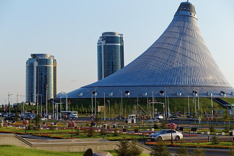 «Хан-Шатыр», фото с commons.m.wikimedia.org, автор:  Albert Bergonzo