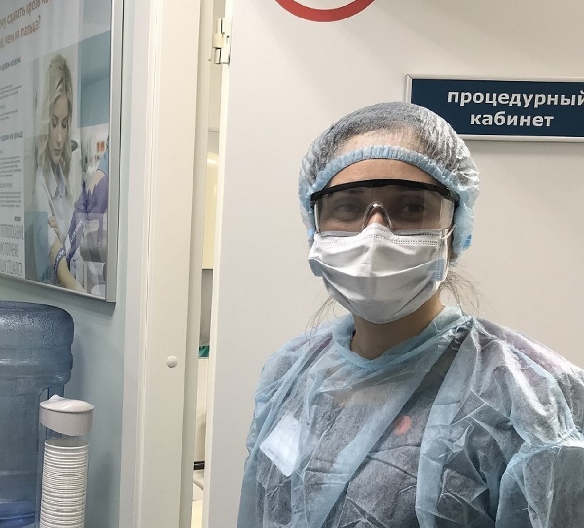  Смотрит внимательными, добрыми, улыбающимися глазами и все страхи уходят. 