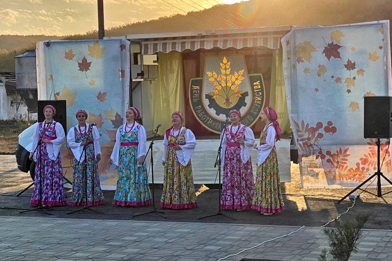 14.10.2020 - Посёлок Прибрежный, ООО "Русь-Племптица" - Праздничный концерт, посвященный Дню работника сельского хозяйства и перерабатывающей промышленности