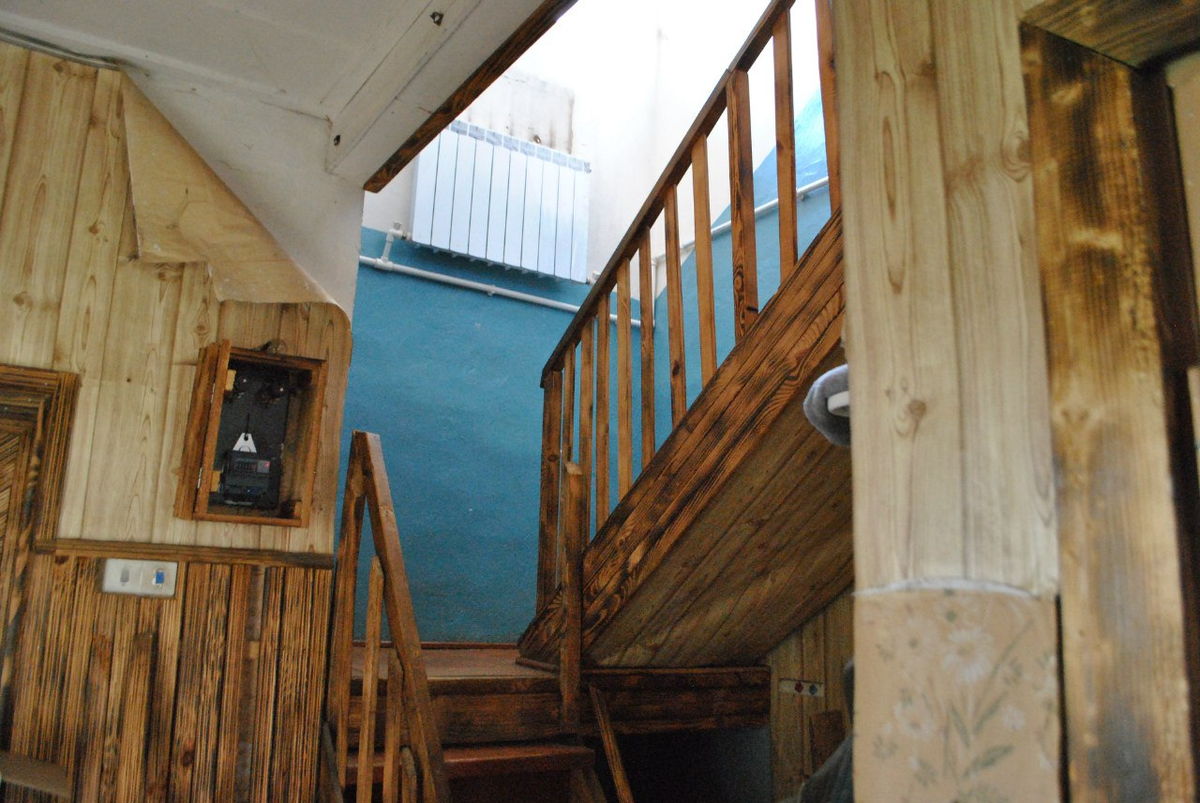 Личное фото. Лестница на второй этаж