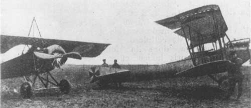 1 апреля Наварр посадил свой "Парасоль" рядом со своим поверженным противником. Газетные снимки 1915 г.