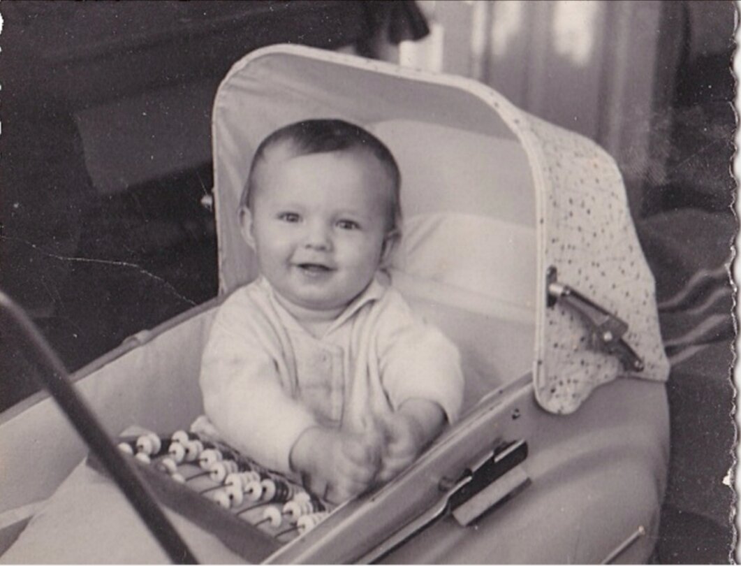 Родился 1970 лет. Младенцы в 90х. Грудные дети старые. Советские Новорожденные дети. Старые детские фотографии.