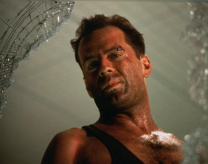 кадр из фильма "Крепкий орешек"