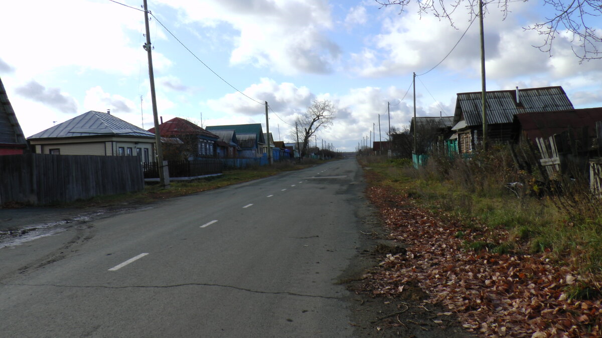Центральная улица Ленина село Татарская Караболка, Челябинская область.
