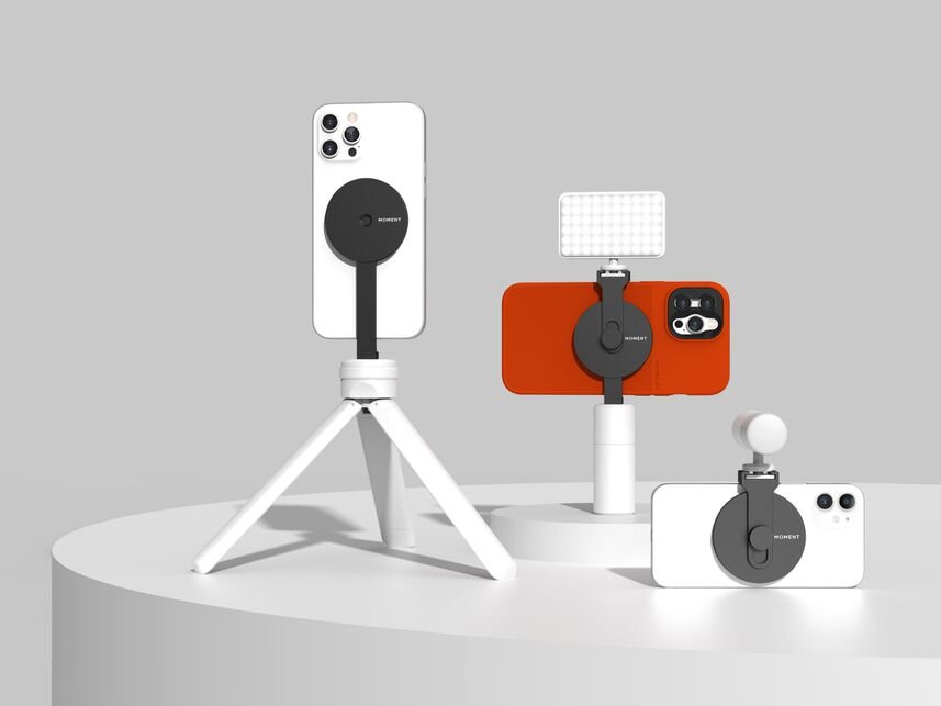 Кронштейн в верхней части устройства может удерживать свет или микрофон, предназначенный для установки на зеркальную камеру. Момент