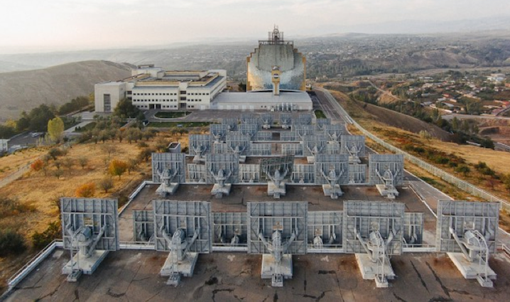 Самая крупная солнечная печь в мире построена в СССР
