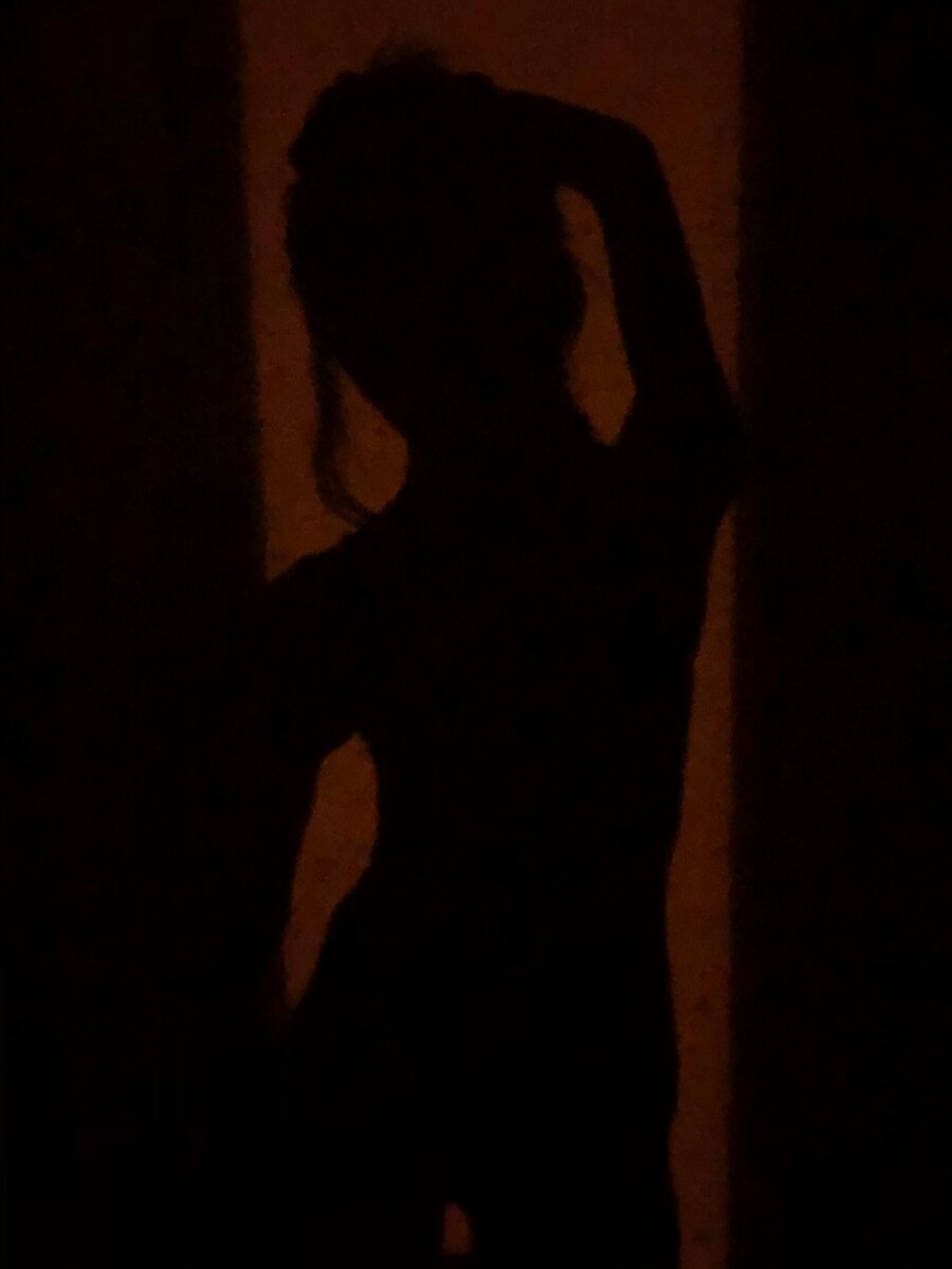 Ночь. Шумная голова. 