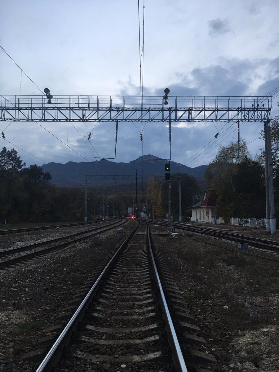 Фото сделанное с ж.д. станции. Вид на гору Бештау