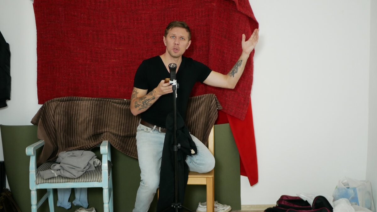 Даже рекордер я примотал к штативу веревкой от толстовки. Импровизация 