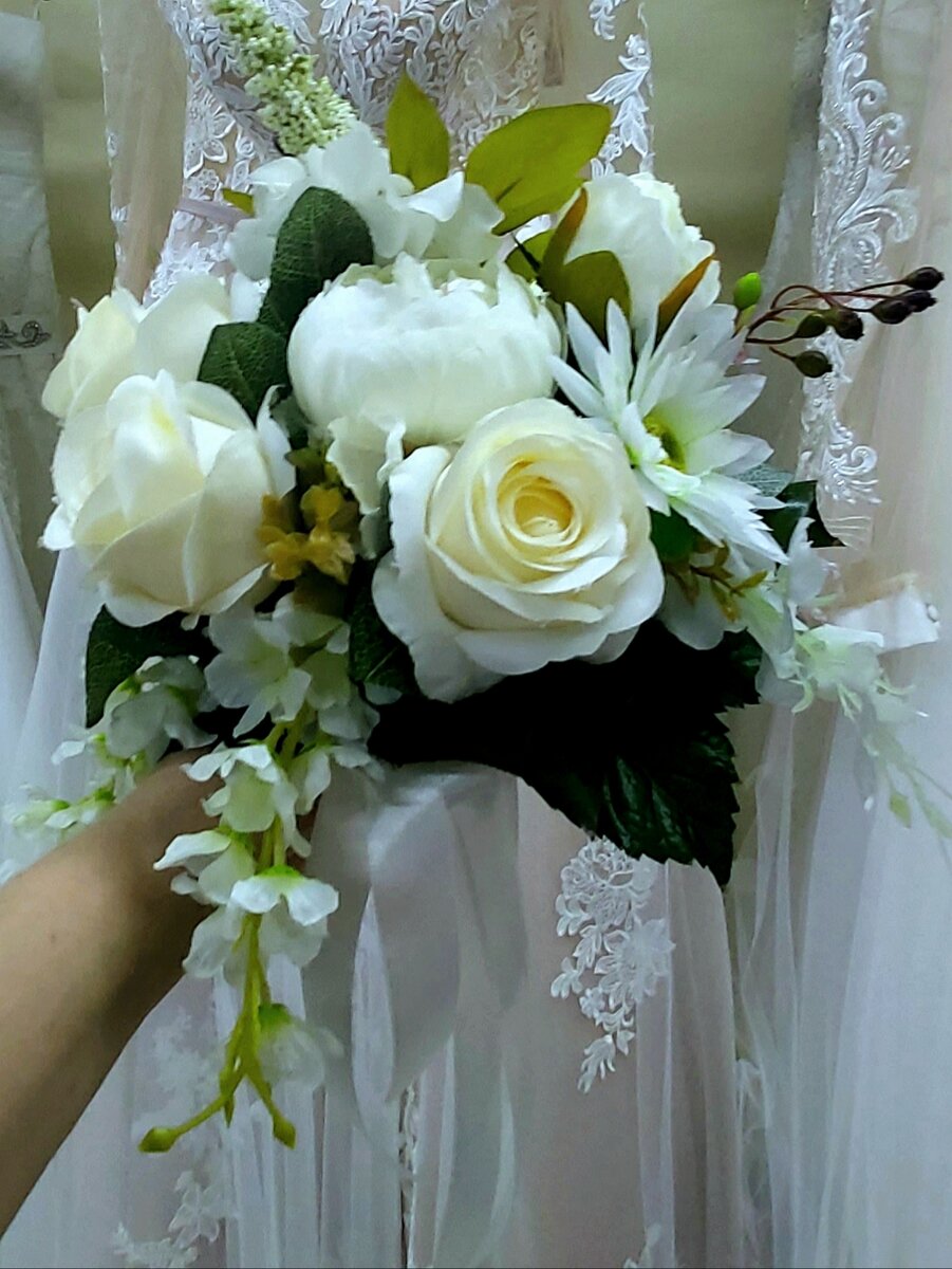 Свадебный букет из искусственных цветов - 28 фото