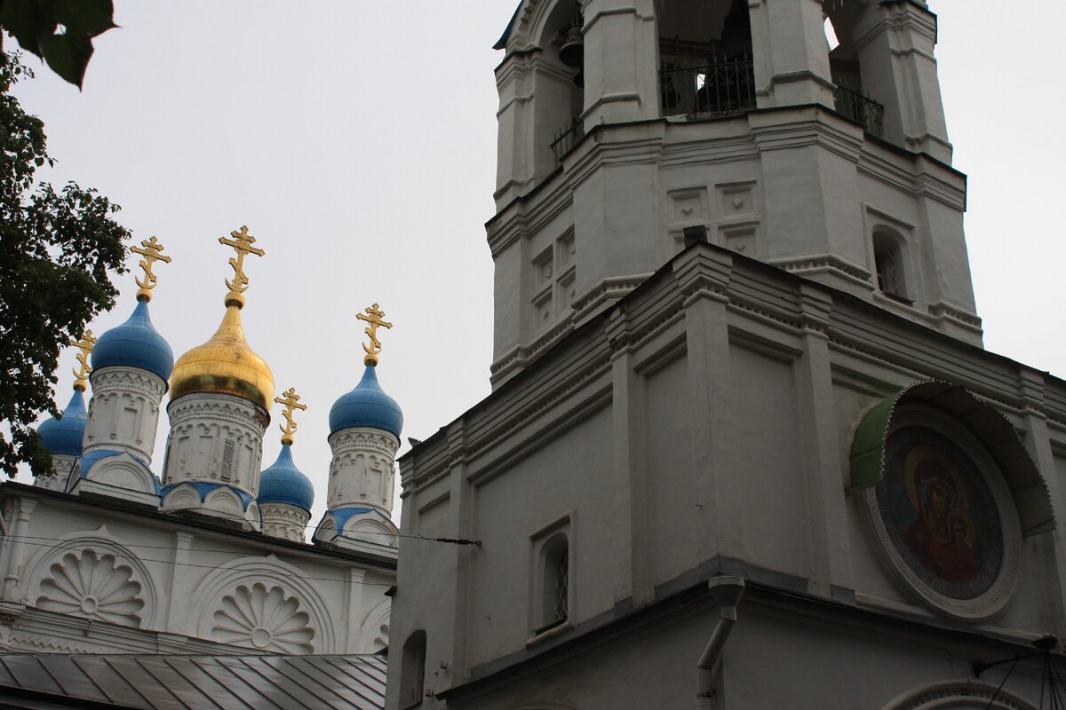 Служащие храмов москвы