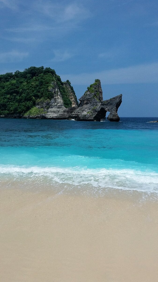 Пляж Атух, остров Нуса Пенида, Индонезия