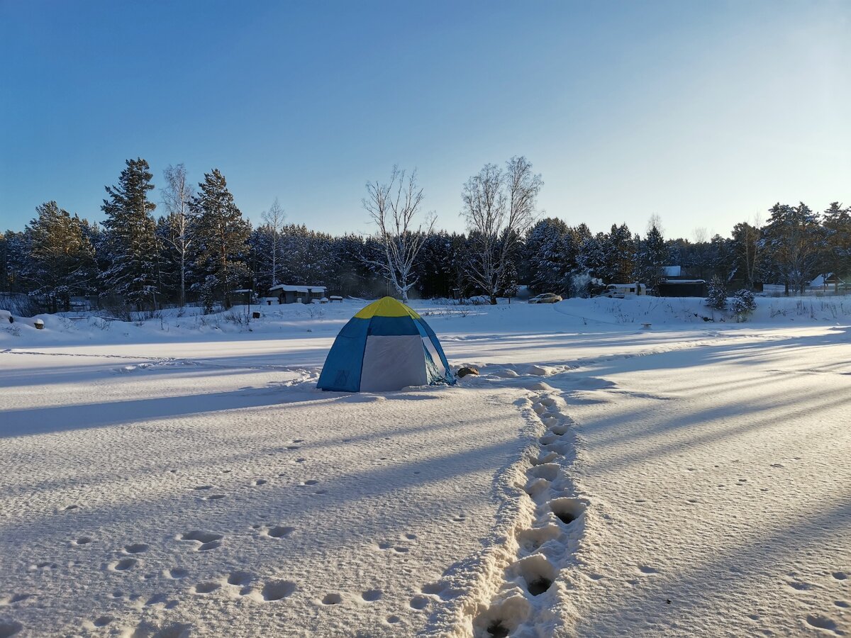 Палатка спасает даже от такого сильного мороза. >>>>