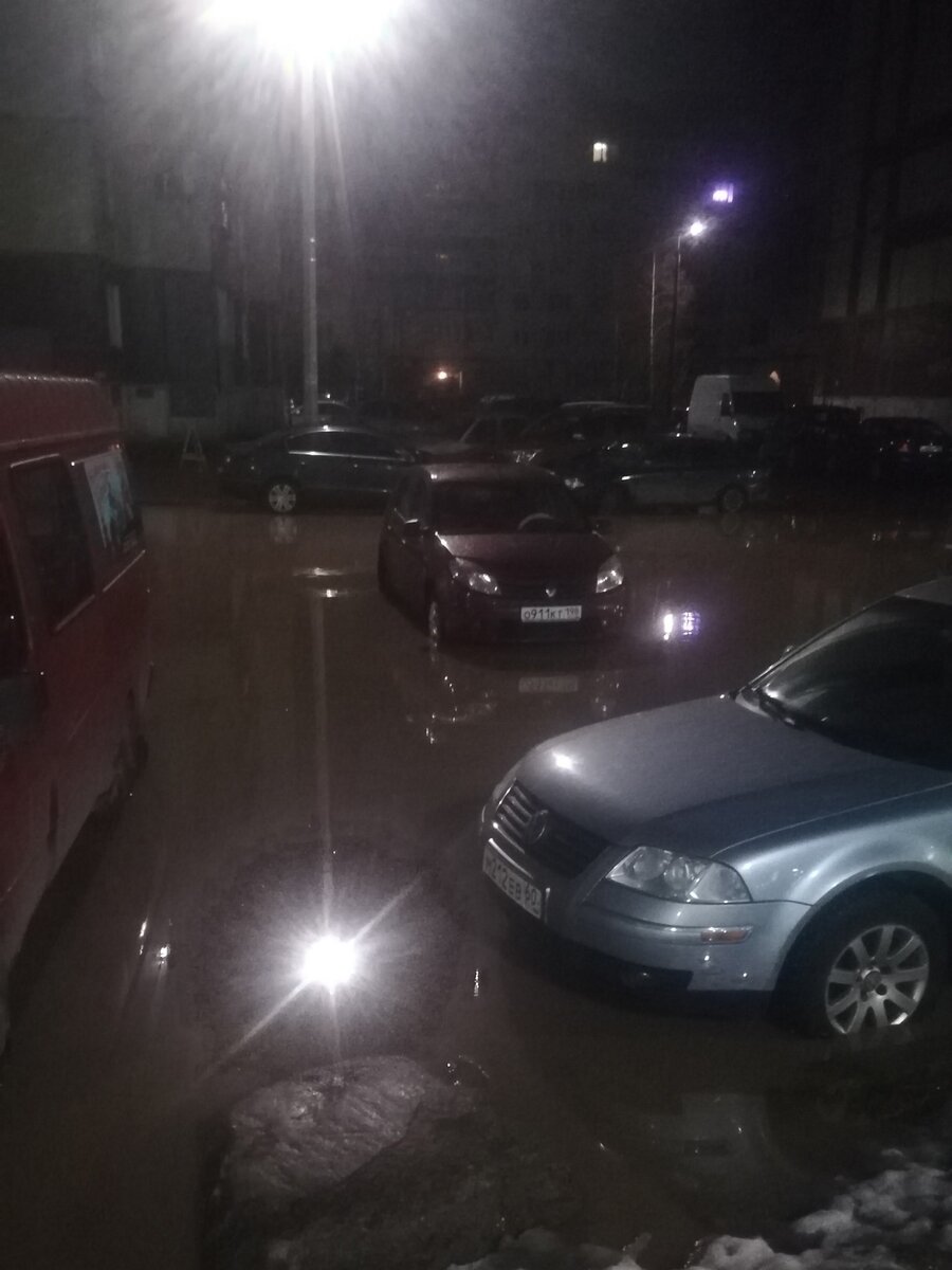 Просто стало грустно за человека, которому придется утром ехать на работу. 