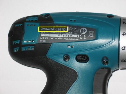 Маркировка шуруповертов. Makita js 851h31-8. Makita шуруповерт серийный номер. Серийный номер на шуруповертах иакита. Шуруповерт Макита расшифровка маркировки.