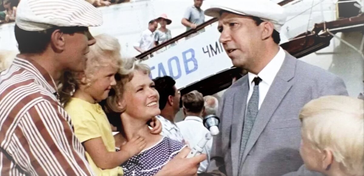 Не забывайте о том, что за достижением цели обязательно должно следовать поощрение, ведь вы столько для этого сделали. Подойдет всё, и даже отдых вместе с семьей.