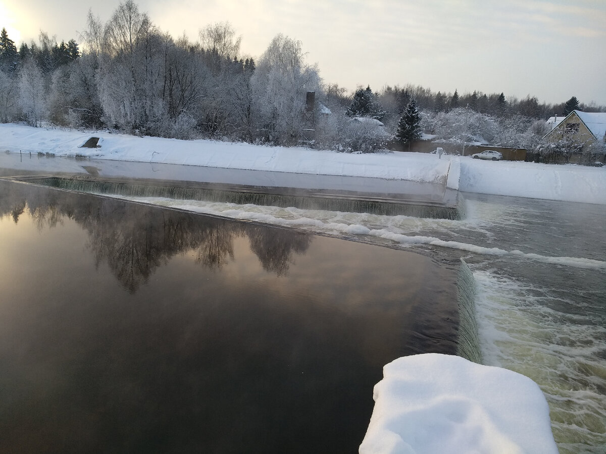 Фото зимний пейзаж сброса.