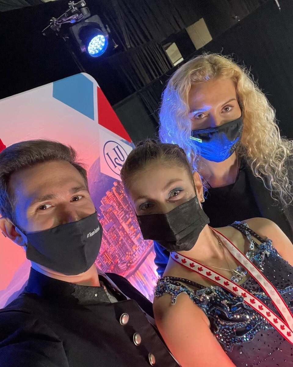 Алена Косторная и ее тренеры. Фото из открытых источников