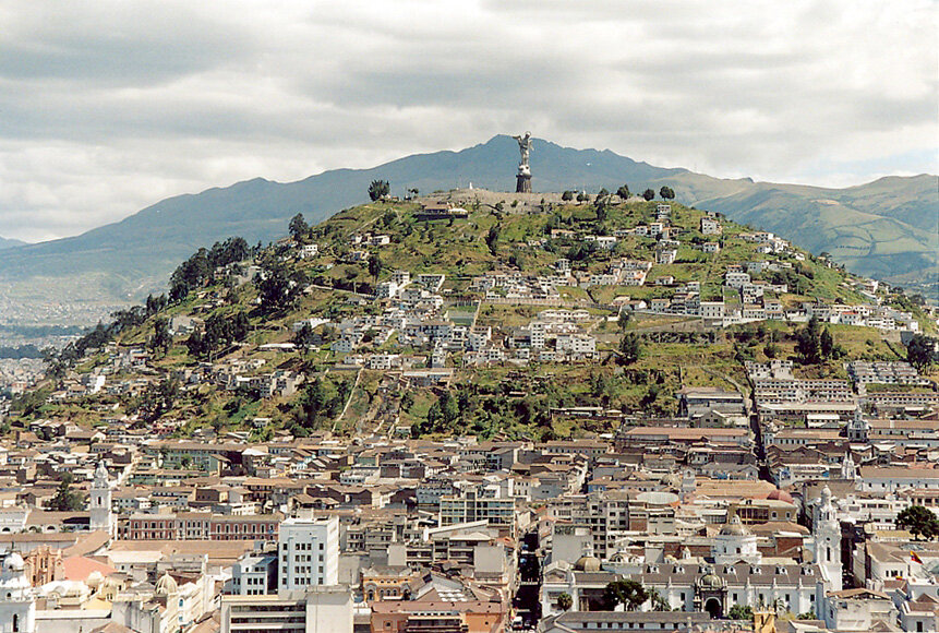 Крупнейшие города эквадора. Холм Эль-Панесильо. El panecillo Эквадор. Сан-Франциско-де-Кито. Кито Эквадор.