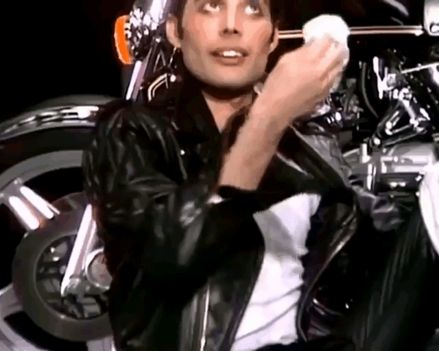 Фредди Меркьюри в клипе на песню Crazy Little Thing Called Love, 1980-й год