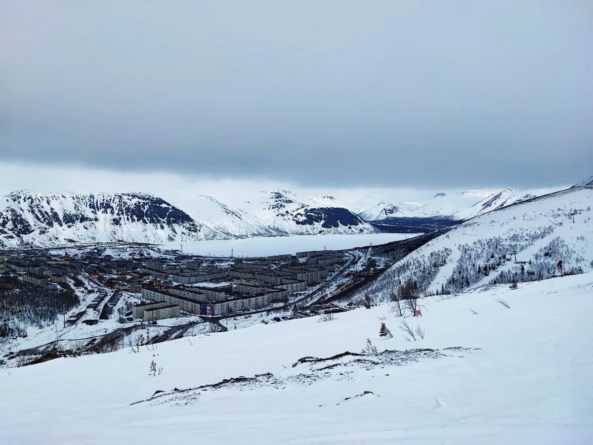 Вид с северного склона на Кировск.