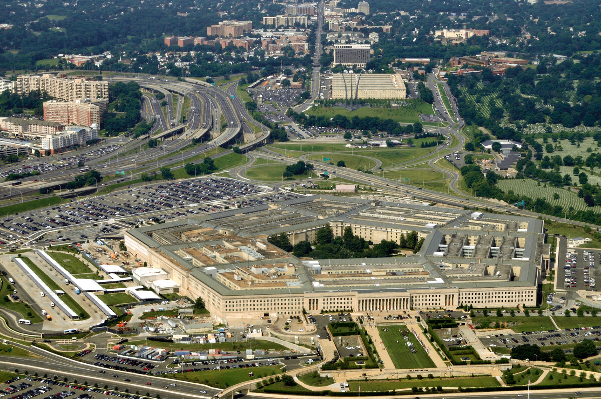 Это главное управление войсками в США  -Пентагон,  фото: картинки  яндекса.