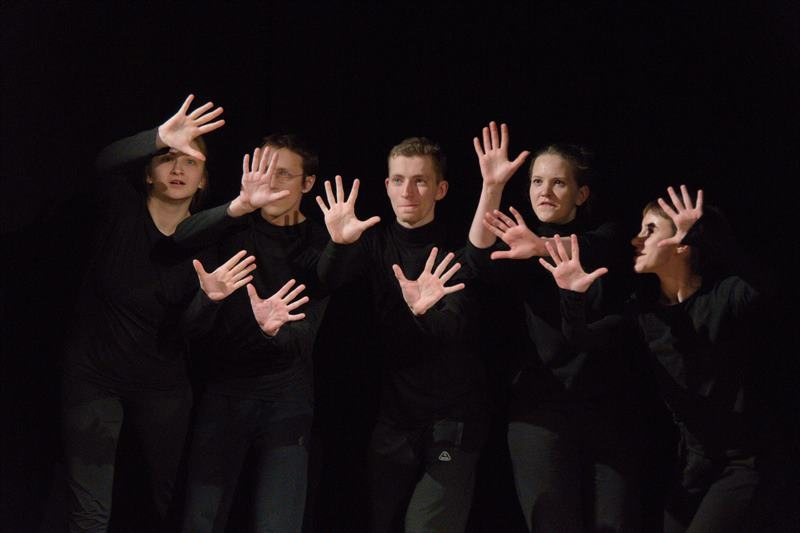 Фото: http://www.rgisi.ru/sobyitiya/den-pervokursnika-na-fakultete-teatra-kukol/#dh4