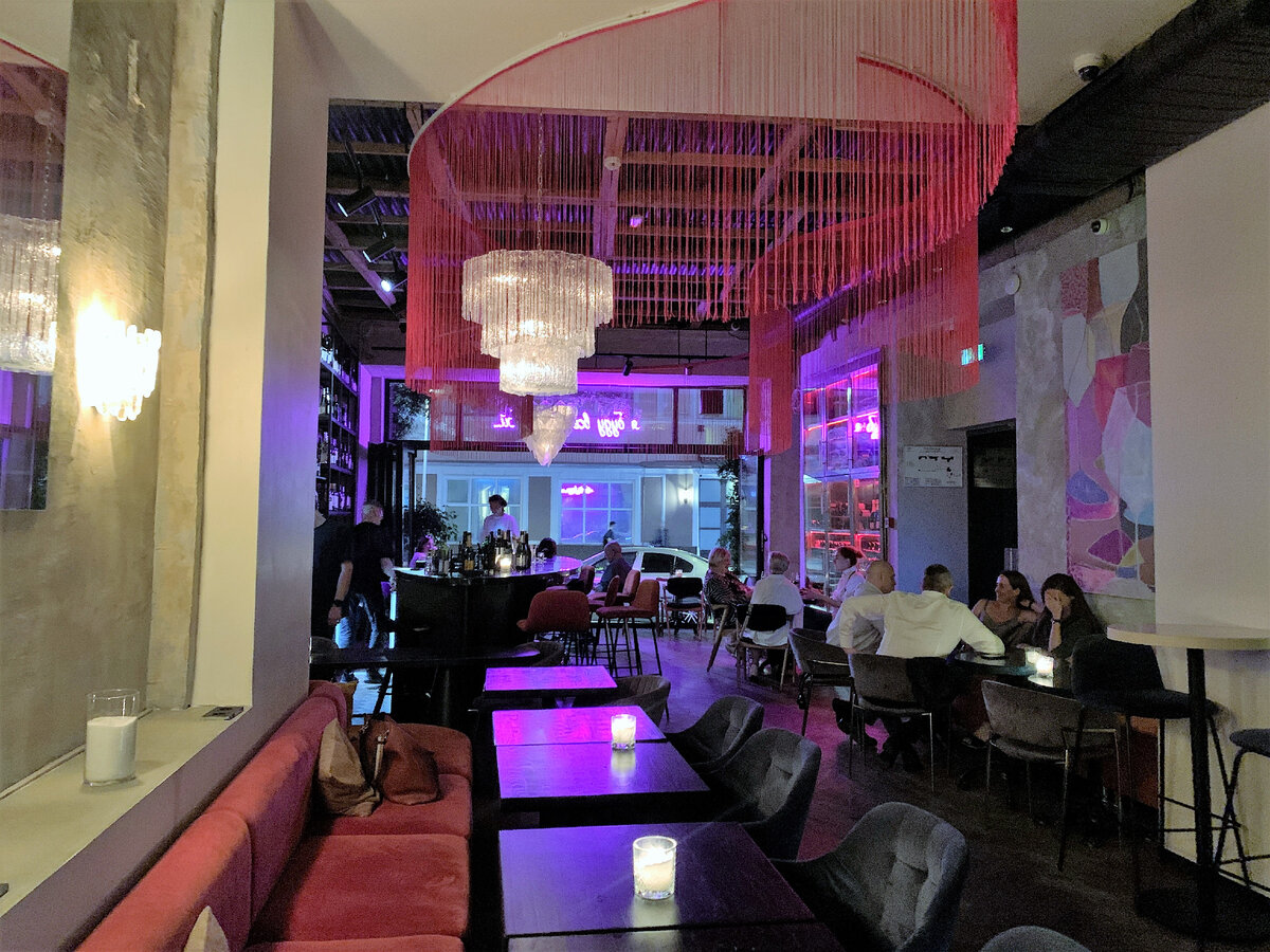 Интерьер "Винного базара" на Кузнецком