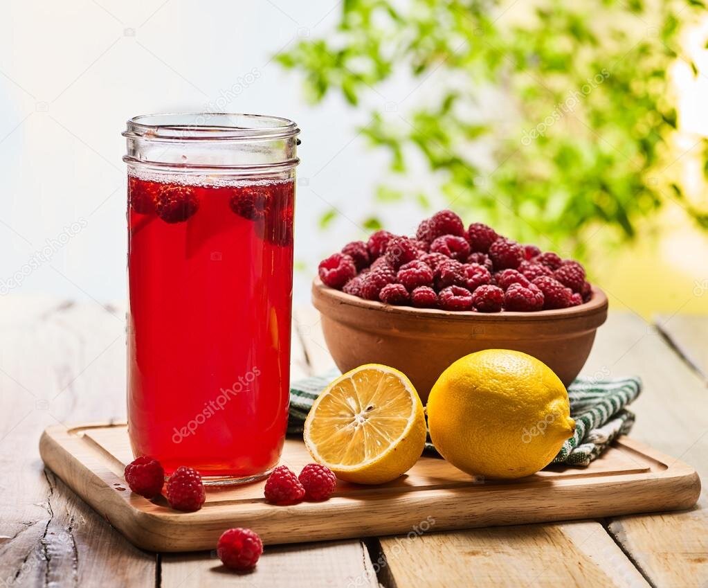 Компот из малины с лимоном