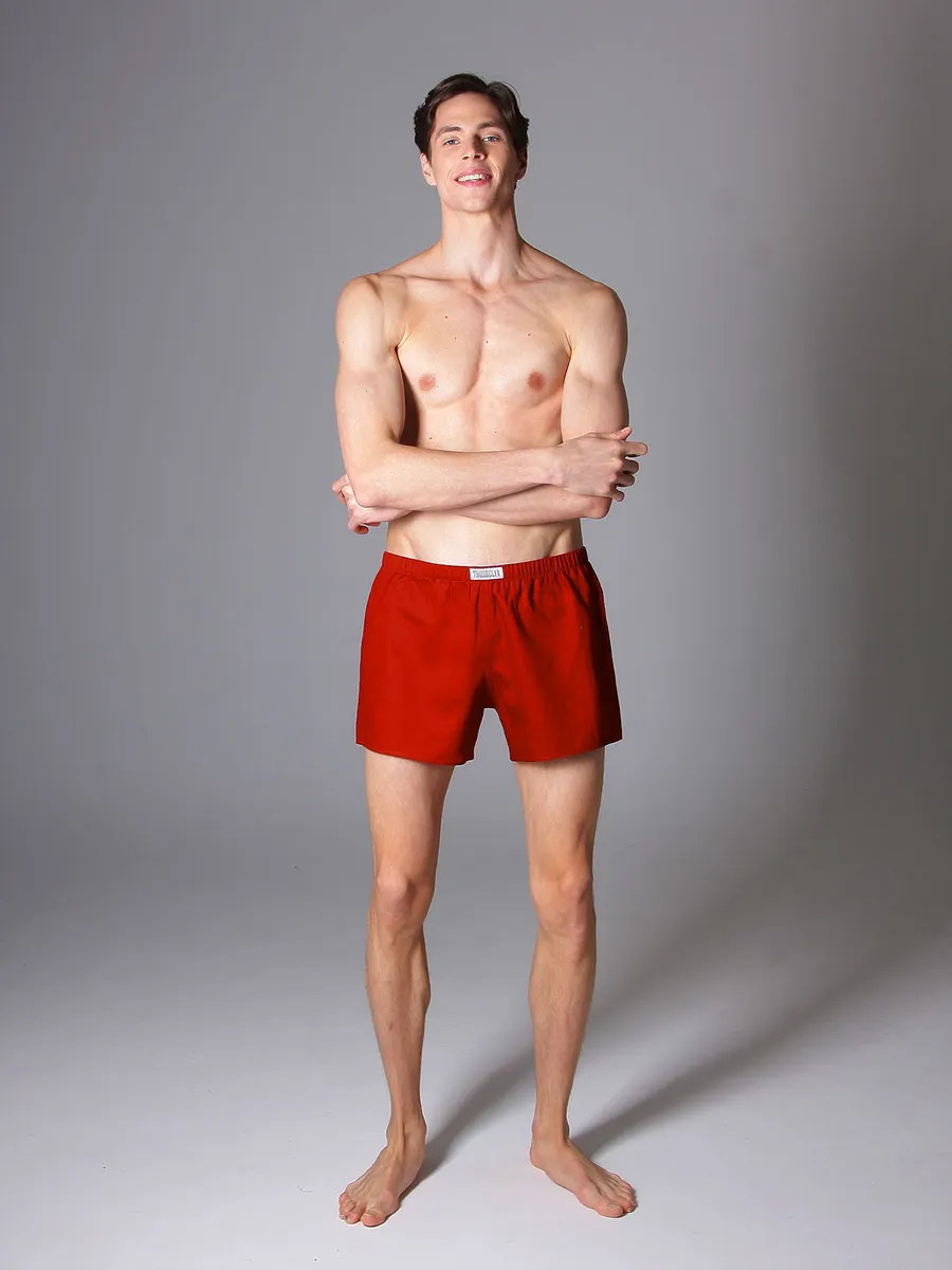 красные семейники