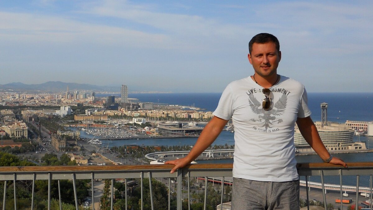 Вид на Барселону и порт с горы Монтжуик, Испания, 2010 год